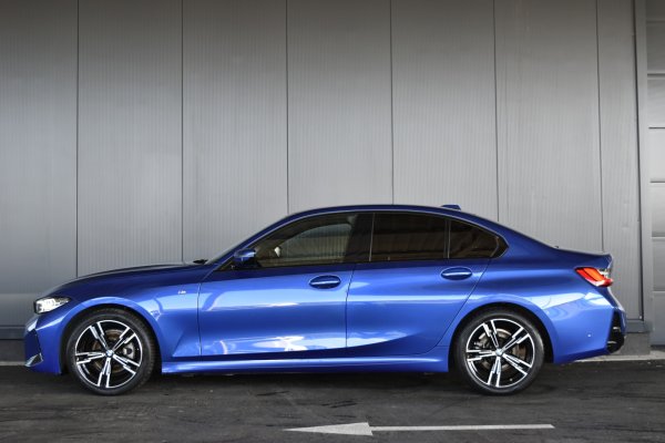 car-img