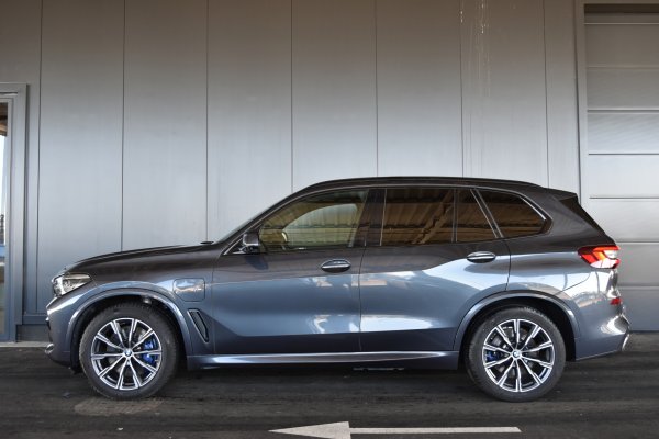 car-img